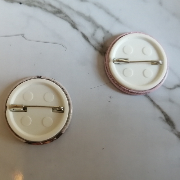 Ariana Grande Buttons: My Everything - Picture 3 of 6